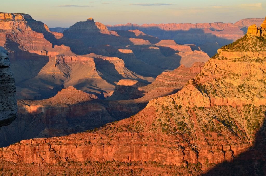 Dessert View වල ඉදන් Hermits Rest දක්වා Grand Canyon දිගේ ගමනක් යමු, නයගරා ඇල්ල මගහැර නැව් යන හැටි බලා වරෙන්