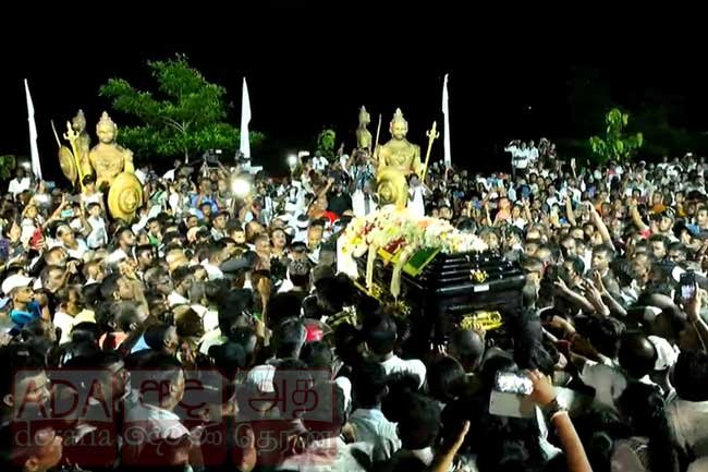 ආදරණීයයන්ගේ සෝ සුසුම් මැද පාලිත තෙවරප්පෙරුම නිසල නිවහනට.