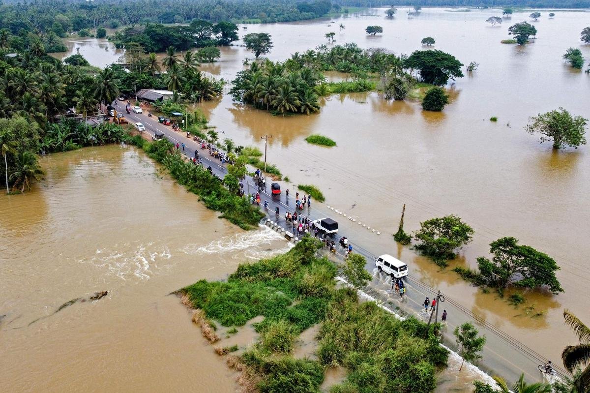 අයහපත් කාලගුණයෙන් විපත් රැසක්.