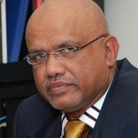 යාත්‍රා සමඟ කැනඩාවේ සිංහල සමාජය යාවත්කාලීන කරන  නිරහංකාර සාහිත්‍යවේදියා